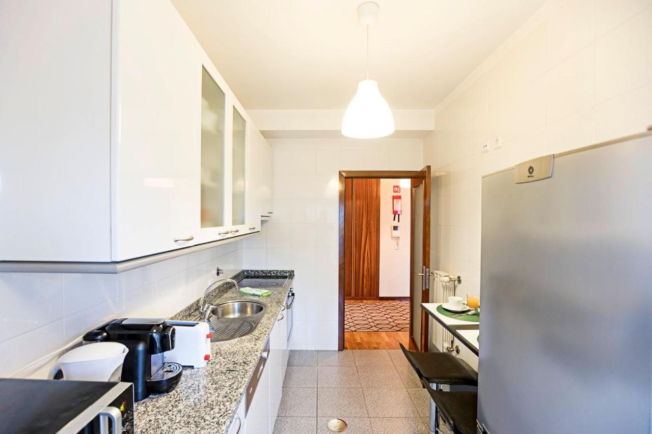 Spacious 2Br Flat In Gaia By Lovelystay Vila Nova de Gaia Exterior photo